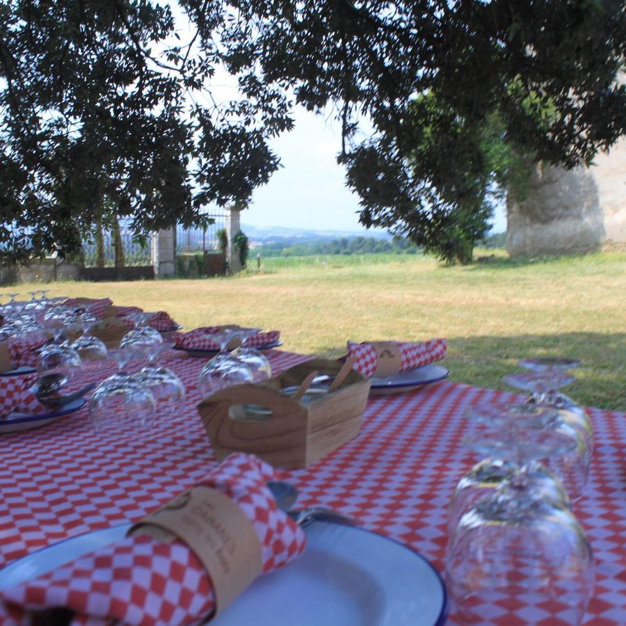 Villedubert Les Cabanes Dans Les Bois Logis Hotel מראה חיצוני תמונה